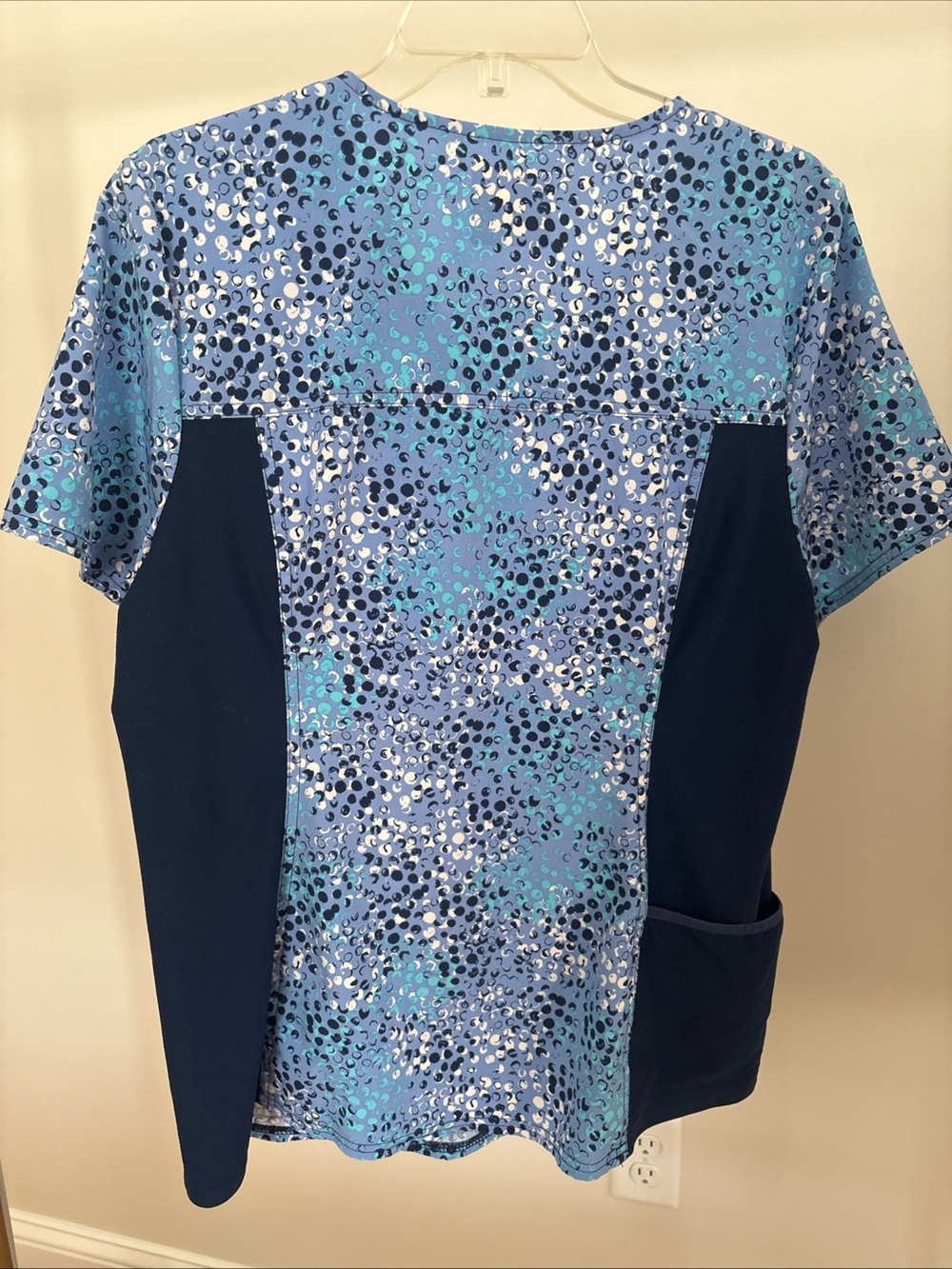 iFlex Cherokee Floral Blue Scrub Top Large V-Neck with Side Panel Short Sleeve - Picture 5 of 7